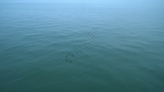 湛蓝的海水GIF图片