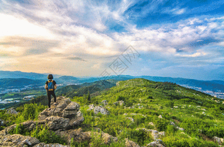 户外风景远行登山gif动图高清图片