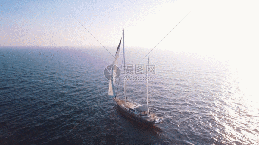 海面上行驶的帆船gif动图图片-正版gif素材401130576-摄图网