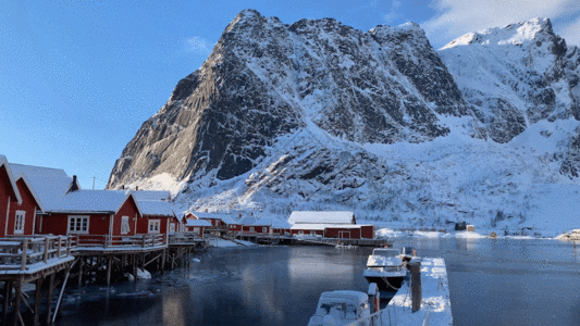 挪威罗弗敦群岛美丽的雷纳渔村GIF图片
