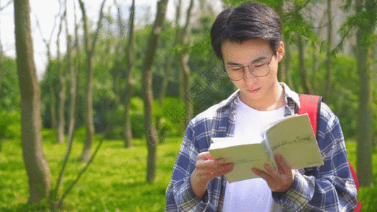 眼镜书青少年户外学习GIF高清图片