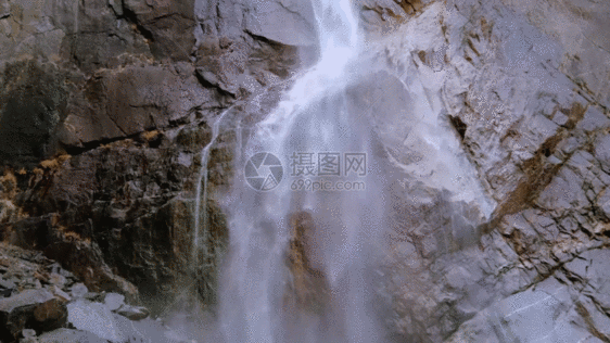 高山流水瀑布GIF图片