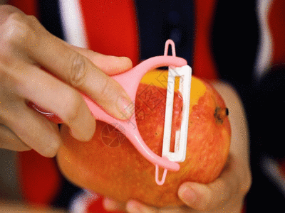 芒果舒芙蕾甜品芒果剥皮 GIF高清图片