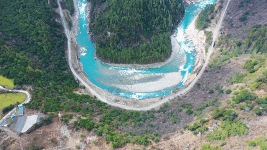 世界旅游景点世界第三帕隆藏布大峡谷GIF高清图片