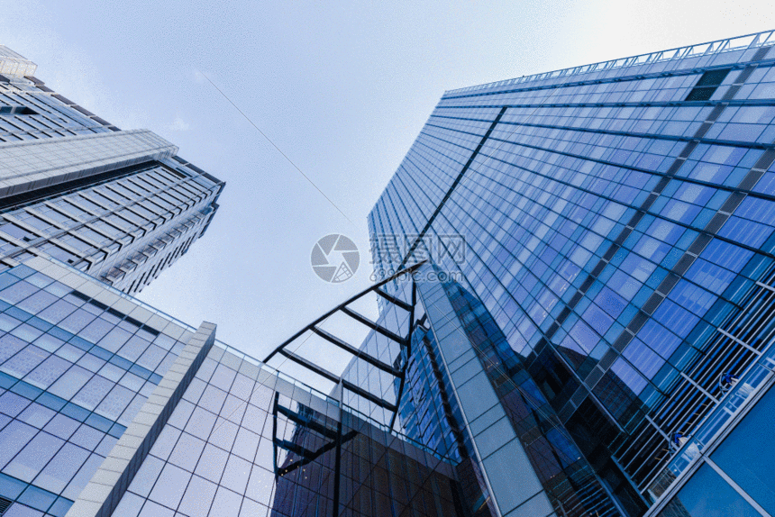 城市高楼飞机掠过上空gif动图图片-正版gif素材401212150-摄图网