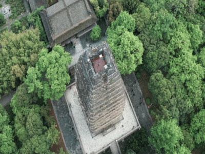 双龙寺航拍旅游景区小雁塔GIF高清图片