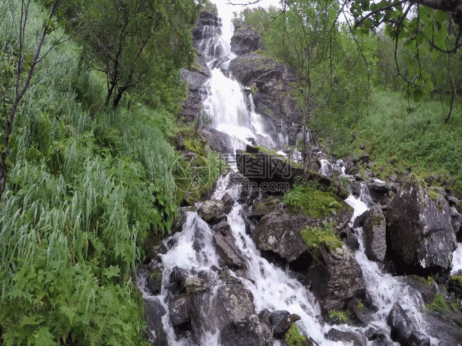 山泉瀑布流水GIF图片