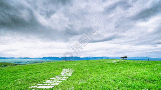 车下雨新疆喀拉峻大草原gif动图高清图片