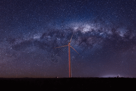 风车草地广阔草原星空银河gif高清图片