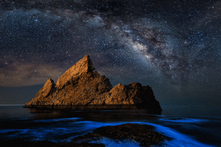 山星空阳光海岸上空的银河gif高清图片