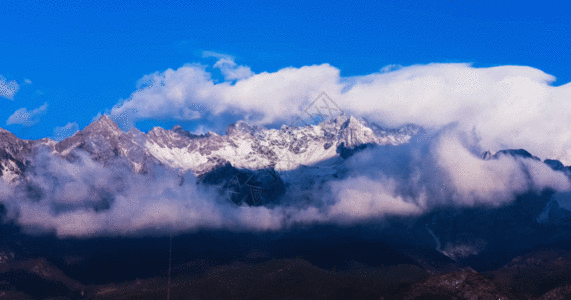 梦幻云神秘的玉龙雪山gif高清图片