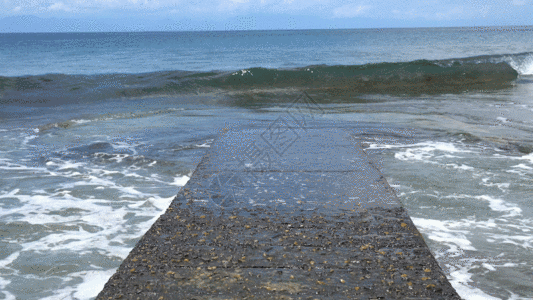 空中栈道台湾绿岛海滨栈道GIF高清图片