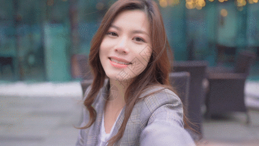 女生第一视角自拍gif图片