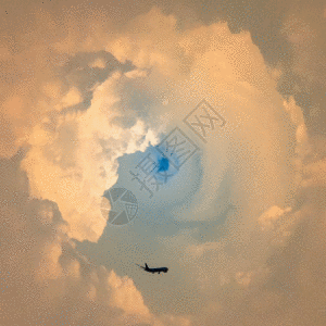 云中漫步 飞机gif图片