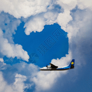 飞机穿云gif图片