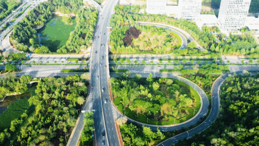 城市绿色汽车城市公路GIF高清图片