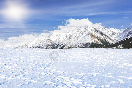 冬天雪山图片