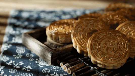 饼干糕点实拍中秋案台阳光月饼GIF高清图片