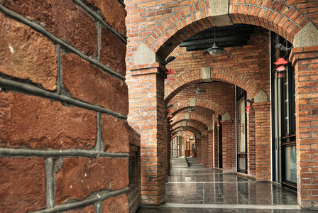 老砖走廊建筑学红色的图片