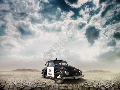 沙漠中的汽车甲虫图片