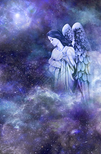 深空间蓝色背景与守护天使的天使在云层中以深思熟虑图片