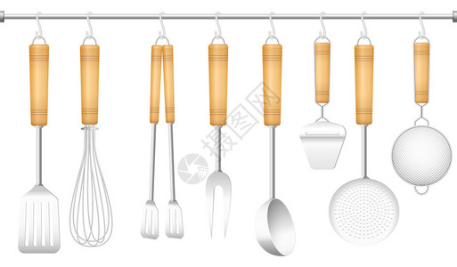 衣架上的工具铲子搅拌器钳子叉子勺子奶酪切片机撇渣器和筛子白色背景上的图片
