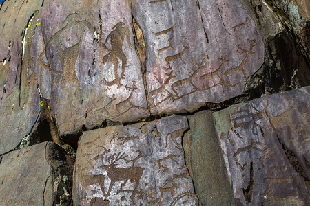 Petroglyphs俄国阿尔泰山脉的图片