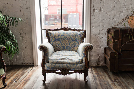 赠豪古典风格的扶手椅沙发在老式房间豪插画