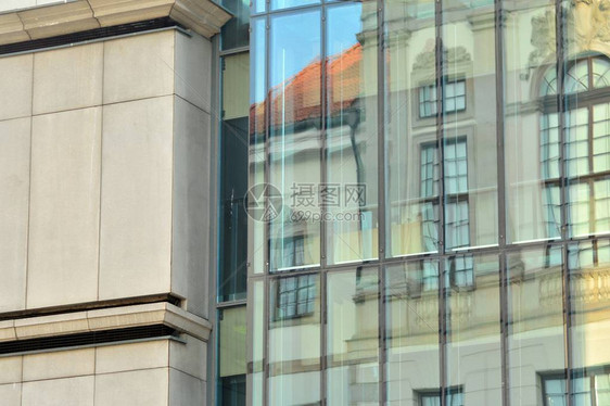城市抽象背景现代玻璃面孔和办公大楼的细节单图片