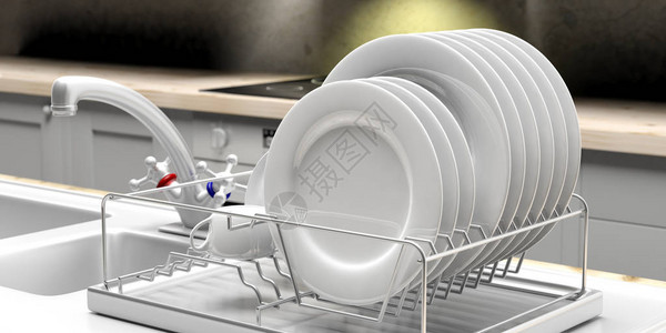 白色厨房水槽柜台上有白色干净盘子的盘子干燥架图片