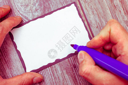 用于邀请贺卡促销海报凭证布局的业务空模板Huanalysis手持记号笔在空白索引大小的图片