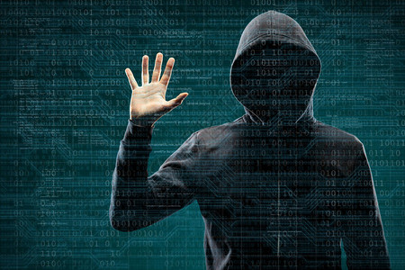 戴着面具和连帽衫的计算机黑客在抽象的二进制背景下阴沉的脸庞数据窃贼互联网欺诈暗网和图片