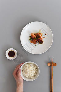 蒸米饭红烧肉餐具高清图片
