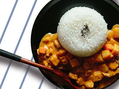 咖喱鸡丁白米饭高清图片素材