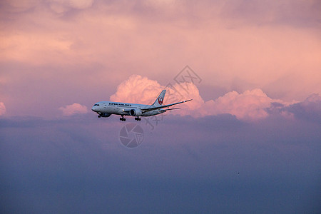 云中漫步 飞机图片