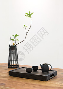 花艺师茶桌上的器物背景