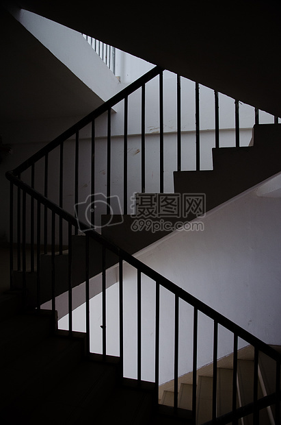 楼梯间的光影图片