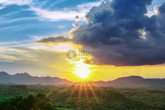 夕阳西下图片