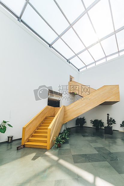 人物设计艺术空间木质楼梯图片