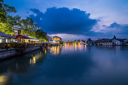 放生桥云夜景朱家角建筑背景图片