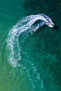 海面波浪背景图片