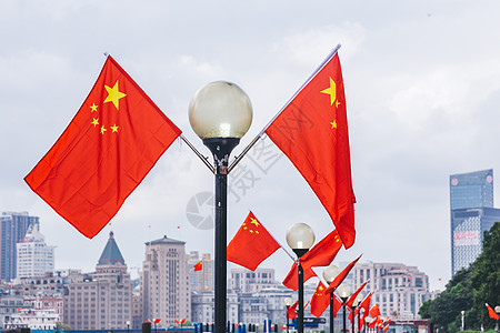 政治学习上海著名旅游景点五星红旗背景