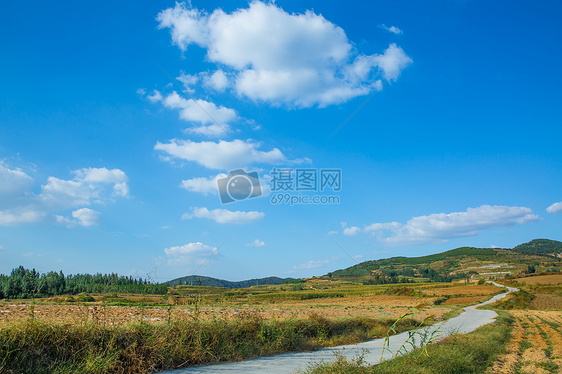 乡村小路 乡下小路 田野 秋收 小山村 田间小路 山间田野图片