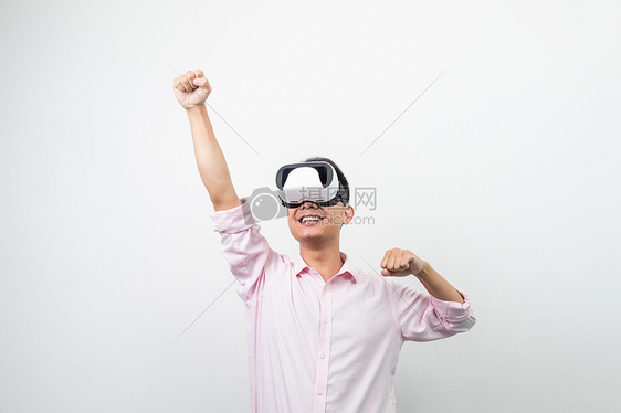VR虚拟现实超人造型图片