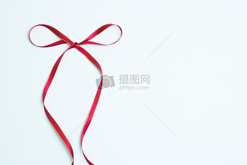 红色缎带的造型图片