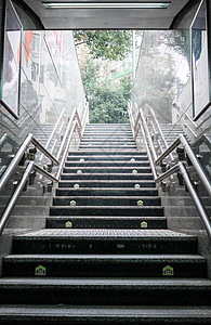 成都地铁楼梯图片