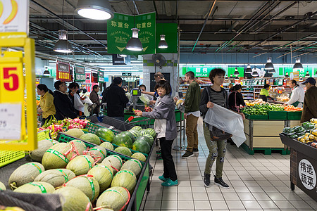 超市水果摊位展示图片