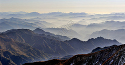 秦岭太白山崇山叠嶂图片