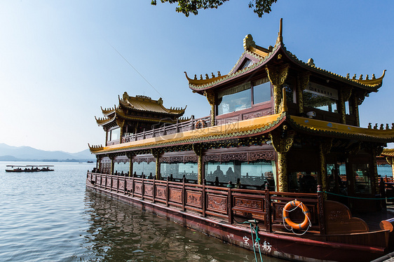 杭州西湖游玩设施龙船图片