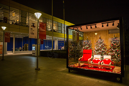 商场圣诞树圣诞节商场橱窗装扮夜景背景